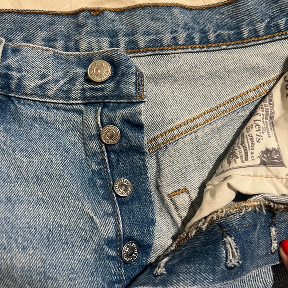 Levi’s shorts size 28 - Picture 2 of 6